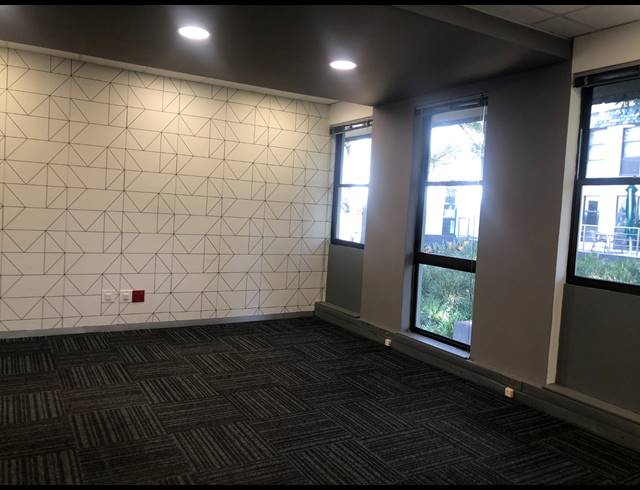 186M² OFFICE TO LET IN HYDE PARK